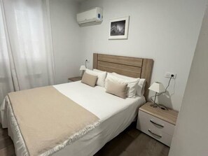 2 bedrooms, iron/ironing board, Internet - Paseo de la Castellana - 2 Bedrooms (Madrid)