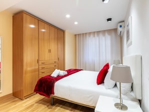 1 chambre, fer et planche à repasser, accès Internet, draps fournis