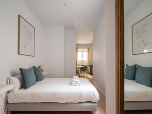 1 slaapkamer, een strijkplank/strijkijzer, wifi, beddengoed