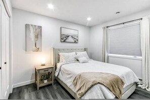 2 habitaciones, escritorio, tabla de planchar con plancha y wifi gratis