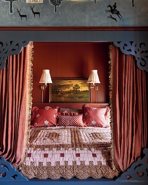 Frette Italian sheets, premium bedding, pillow-top beds, minibar - Six Bells Countryside Inn (Rosendale)