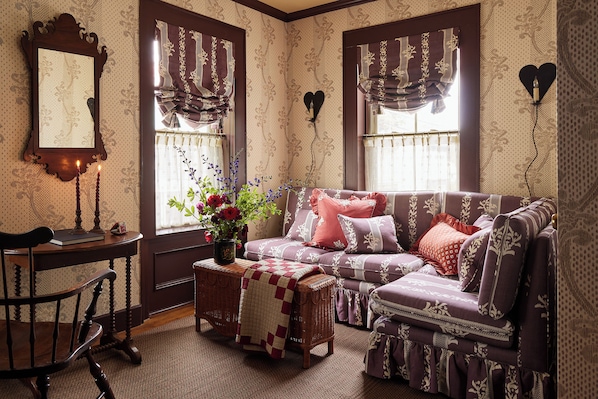 ห้องดีลักซ์ดับเบิล | ผ้าปูที่นอน Frette จากอิตาลี, เครื่องนอนระดับพรีเมียม