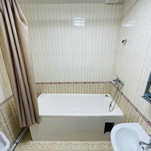 Free toiletries, hair dryer, towels, soap - Fayzobod Guesthouse B&B (Bukhara)