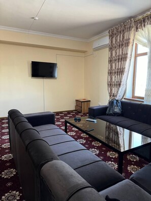 Living area - Fayzobod Guesthouse B&B (Bukhara)