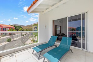 ลานระเบียง/นอกชาน