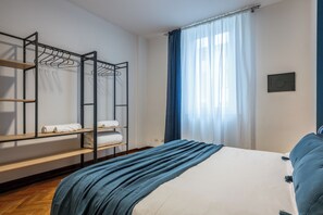1 chambre, fer et planche à repasser, Wi-Fi gratuit, draps fournis