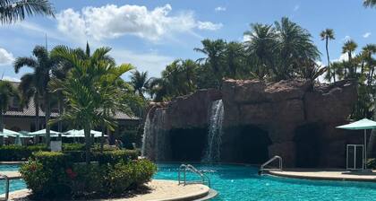 Charming 2-bedroom villa in wonderful Naples resort with Player's Club access