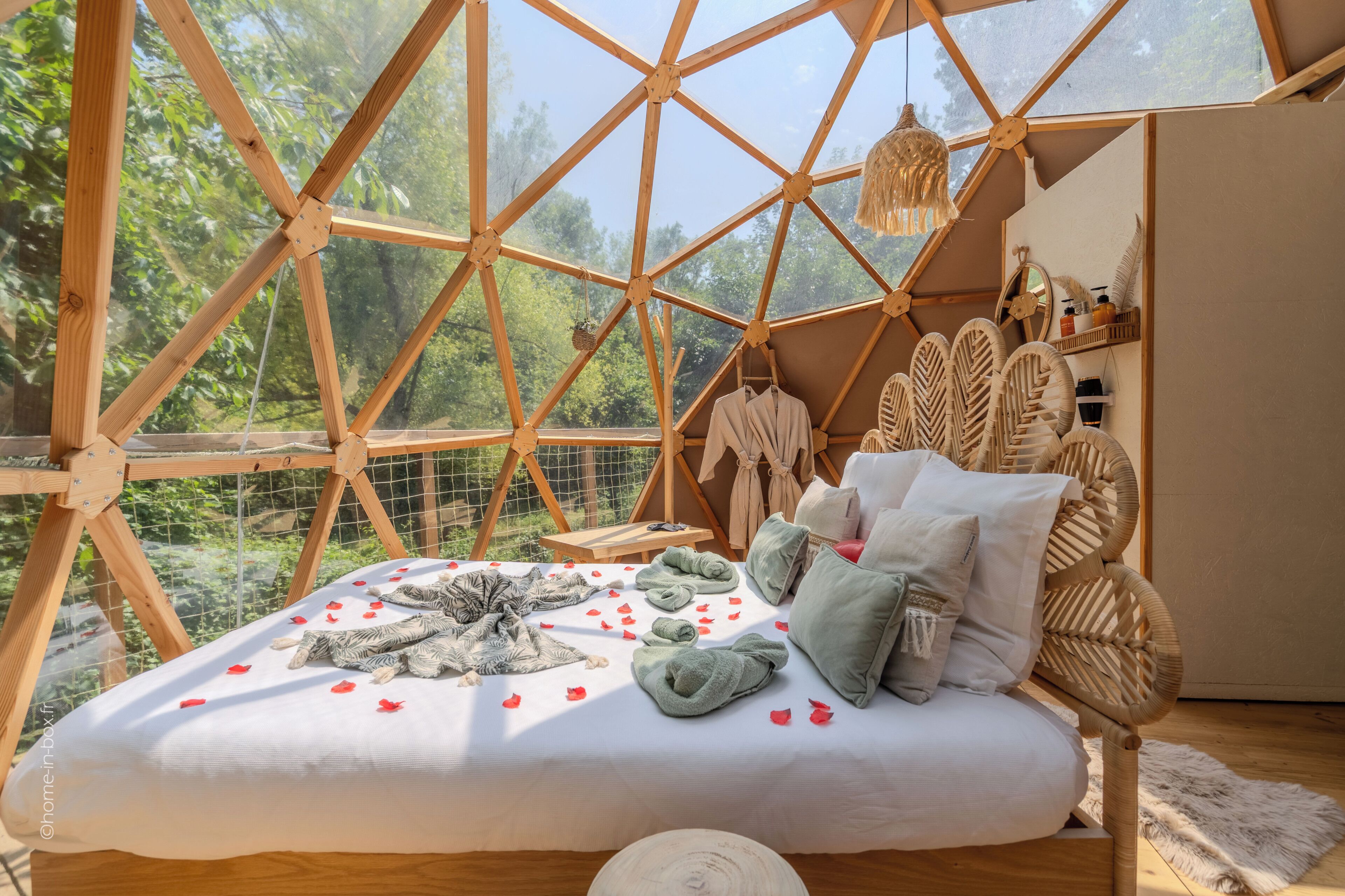 Dome Guatape | Blackout drapes, iron/ironing board, free WiFi
