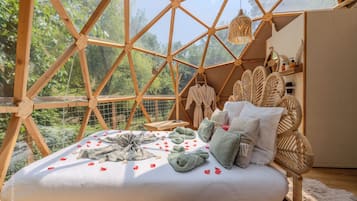 Dome Guatape | Blackout drapes, iron/ironing board, free WiFi