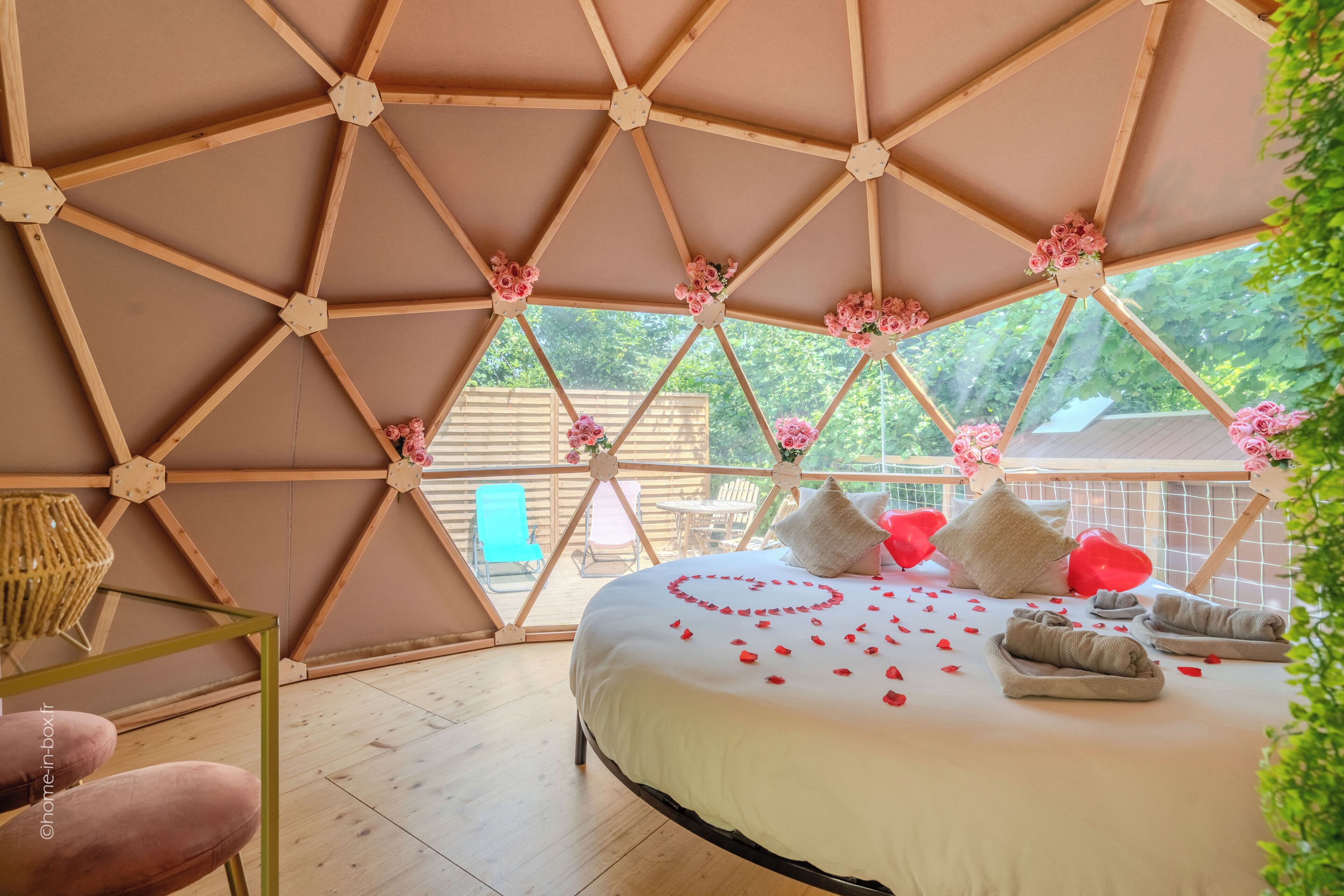 Dome Fiore | ผ้าม่านกันแสง, เตารีด/โต๊ะรีดผ้า, Wi-Fi ฟรี