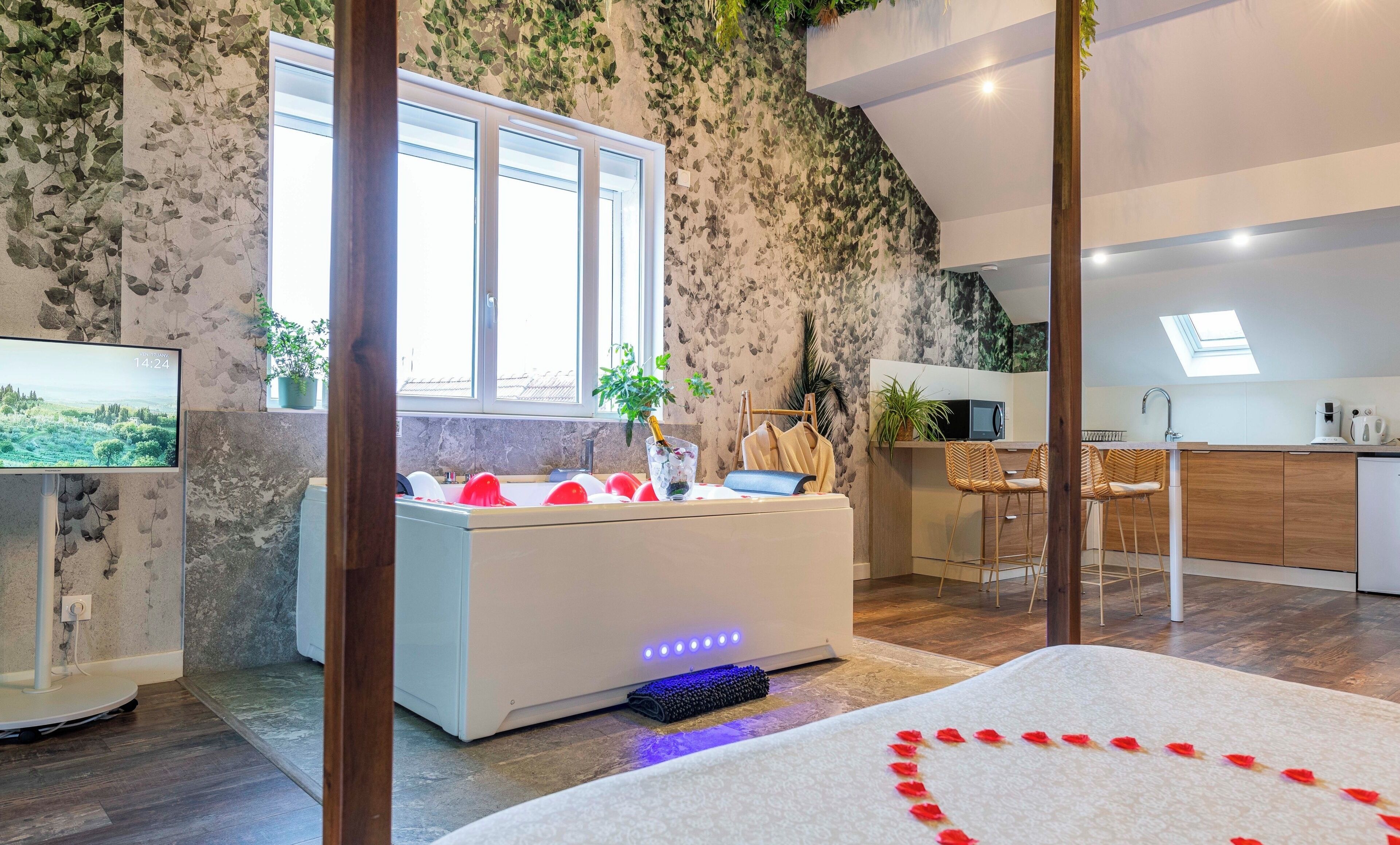 Suite Jungle | Verdunkelungsvorhänge, Bügeleisen/Bügelbrett, kostenloses WLAN