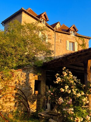 Romantic Cottage | Down duvets, individually decorated, individually furnished - Noubar  (Cénevières)