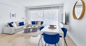 TV - Apartment ME12 - Prometheus (Kouklia)