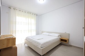 1 bedroom, desk, free WiFi