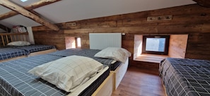 8 bedrooms, iron/ironing board, WiFi