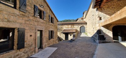 Domaine le Bouissou Du Mahun Gîtes for groups 15 to 40 people
