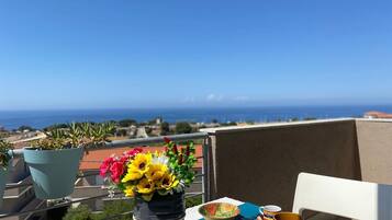 1 makuuhuone, pimennysverhot, äänieristys, silitysrauta/-lauta