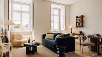 Classic Apartment, City View | Living area