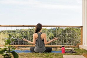 Property grounds - Cottage #6 with Onsite Saltwater Pool and Cafe (Austin)