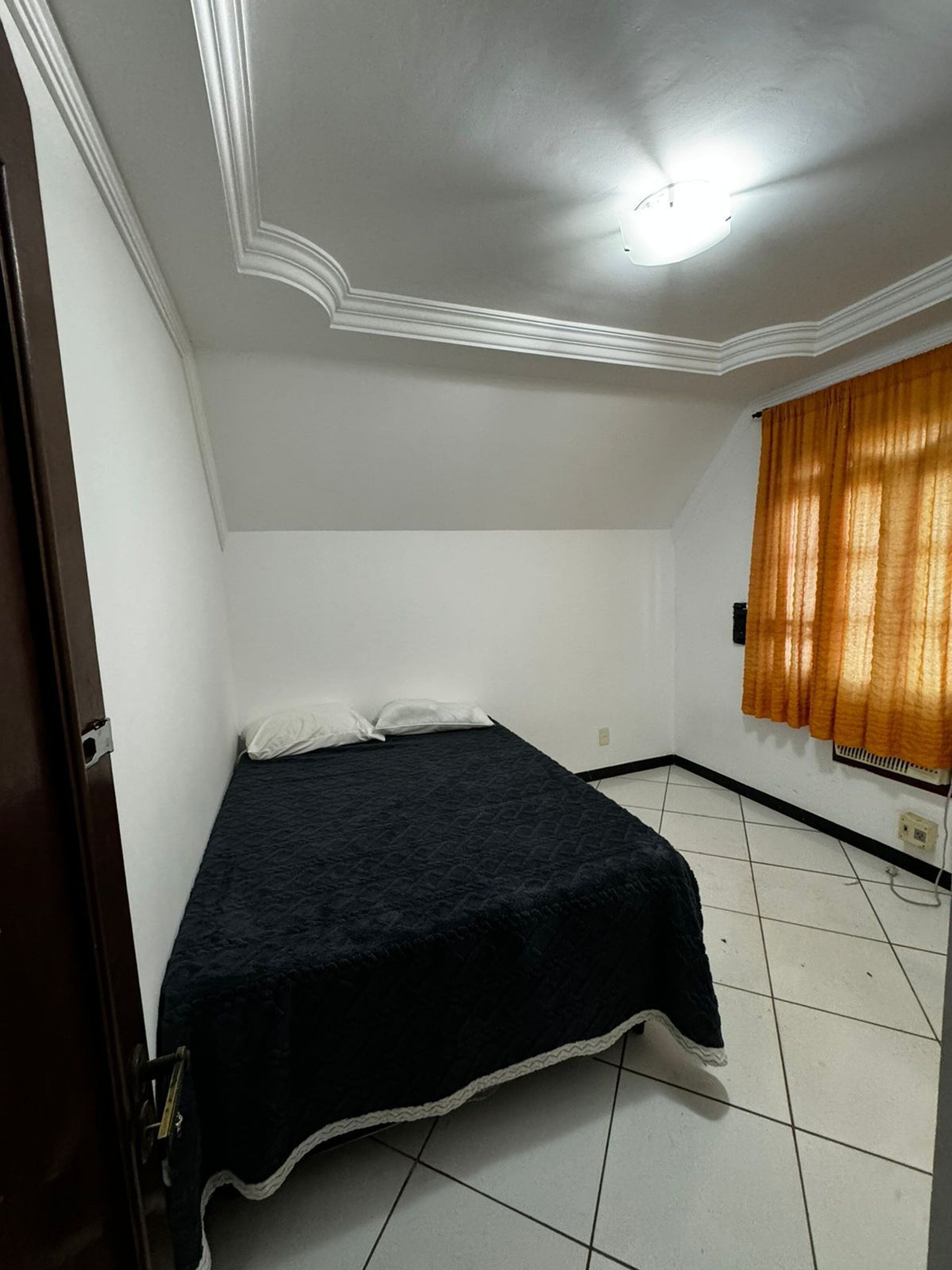 Basic Triple Room | Iron/ironing board, free WiFi