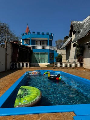 Outdoor pool - Pousada Castelo da Villa (Foz do Iguacu)