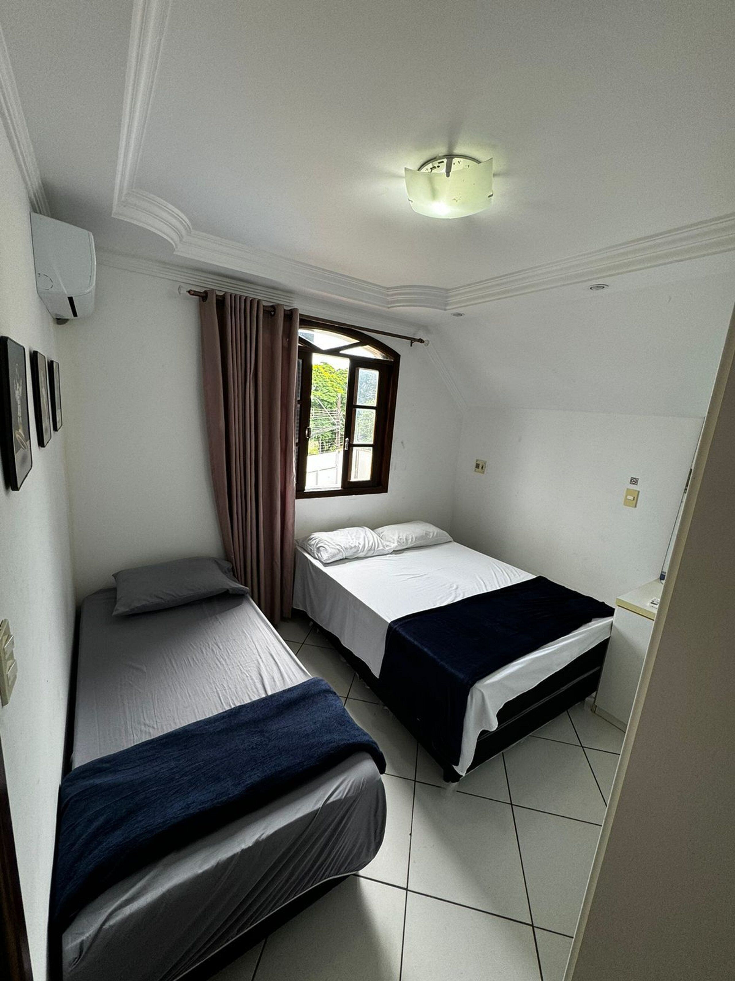Basic Double Room | Iron/ironing board, free WiFi