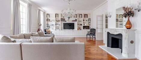 Televisión, oficina