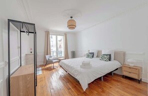 2 chambres, fer et planche à repasser, lit parapluie, Wi-Fi