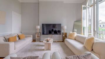 Televisión y oficina