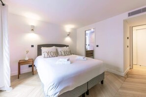 3 bedrooms, iron/ironing board, travel crib, WiFi