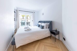 3 bedrooms, iron/ironing board, travel crib, WiFi