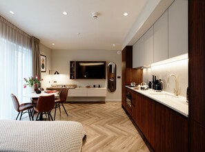 Deluxe Studio, Ensuite | Lounge