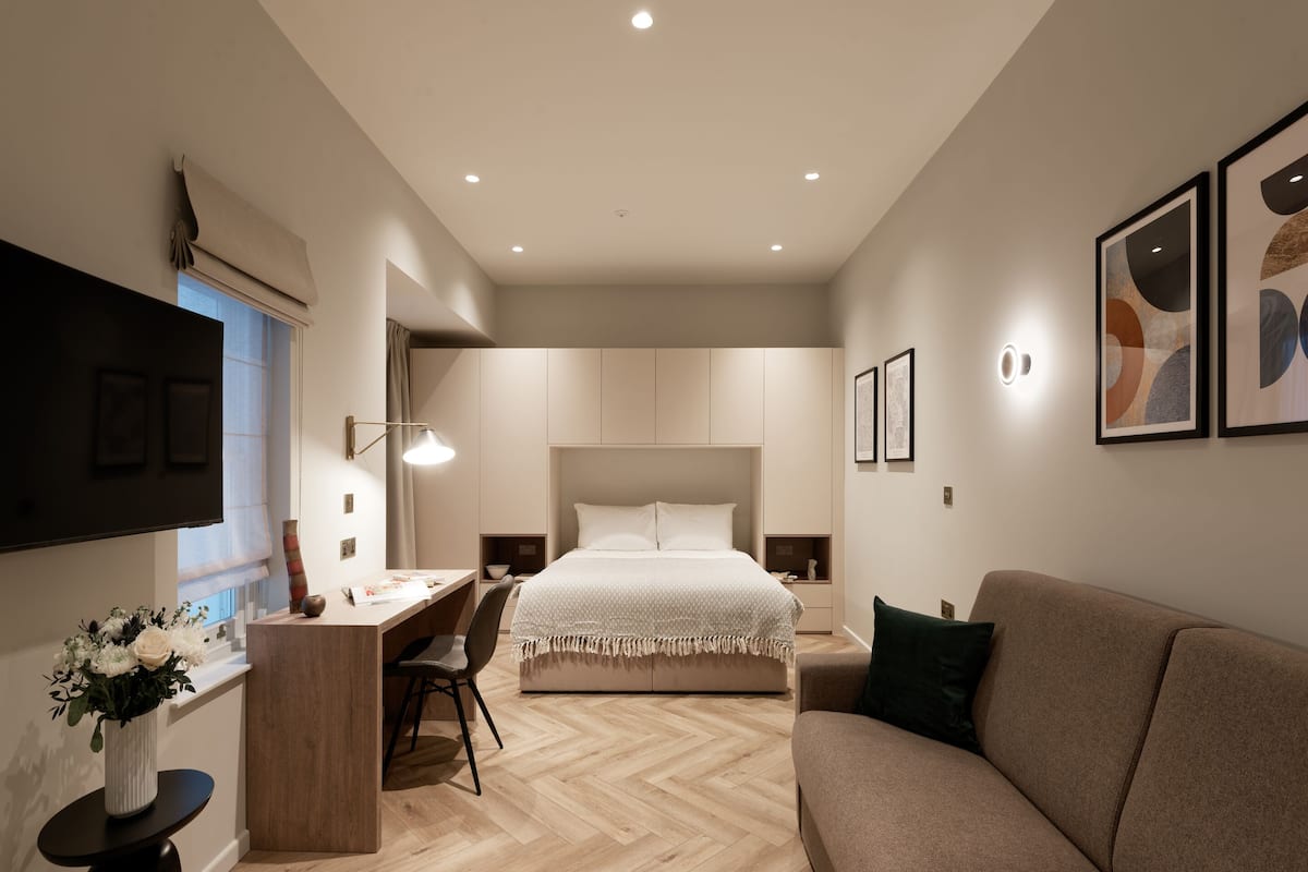 Superior Studio | Lounge