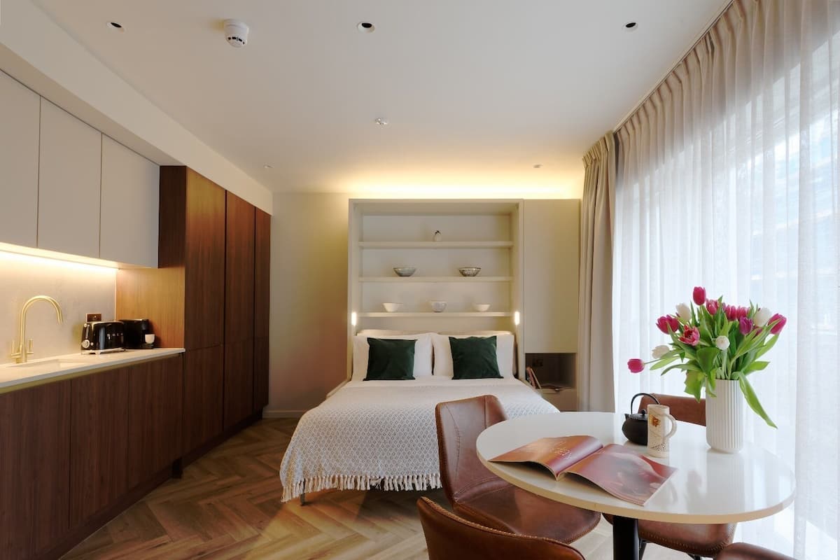 Premium Studio | Lounge