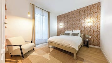 4 slaapkamers, een strijkplank/strijkijzer, reisbedje, wifi