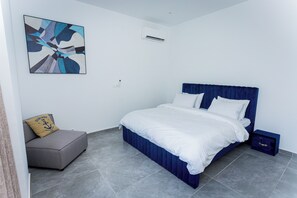 2 室のベッドルーム、デスク、アイロン / アイロン台、WiFi