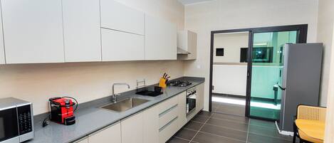 Fridge, microwave, oven, stovetop