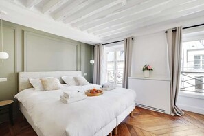 3 bedrooms, iron/ironing board, WiFi, bed sheets