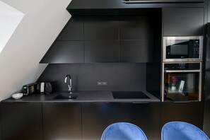 Fridge, microwave, oven, dishwasher