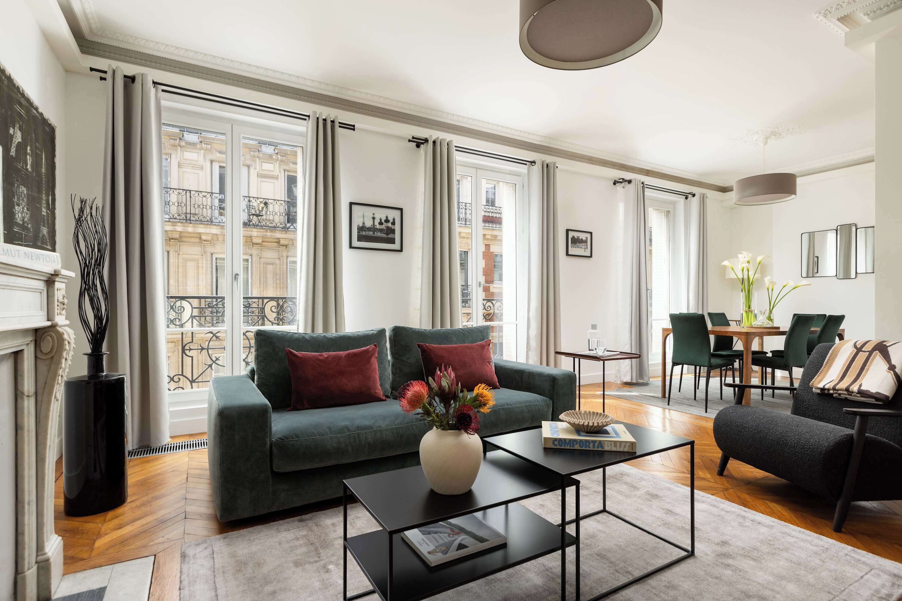 Televisión y oficina 