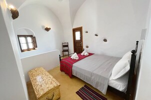 House | 1 bedroom, desk, Internet