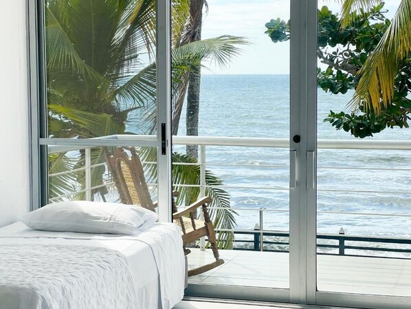 Deluxe Room (201) | Hypo-allergenic bedding, free WiFi, bed sheets - Quinta del Mar El Francés (Tolu)