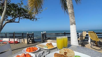 Desayuno a la carta incluido todos los días