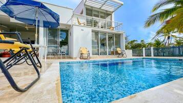 Piscina a l'aire lliure