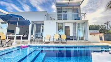 Piscina a l'aire lliure