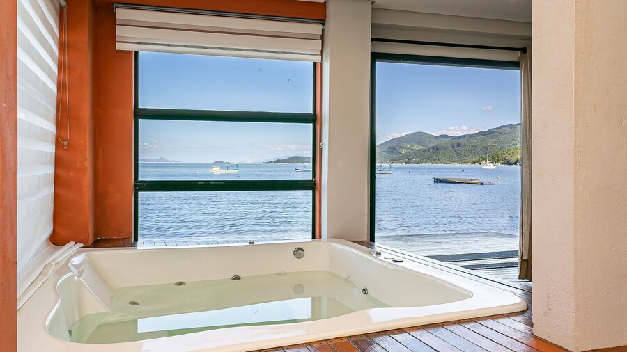 Casa PĂ© Na Areia com Piscina e Jacuzzi