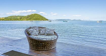 Casa Pé Na Areia com Piscina e Jacuzzi