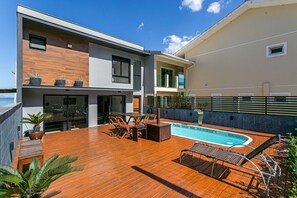 Exterior - Casa Pé Na Areia com Piscina e Jacuzzi (Governador Celso Ramos)