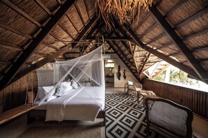 高級寢具、羽絨被、記憶床墊、客房內保險箱