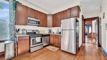 Réfrigérateur, micro-ondes, four, lave-vaisselle